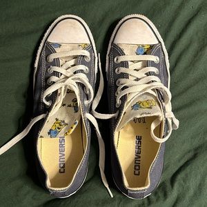 Women’s custom minion converse. Size 8.5. Worn a couple times not to much.